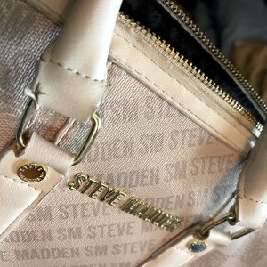Steven Madden women’s bag. Read description